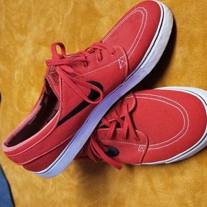 EUC Men's NIKE Zoom Air Tennis Shoes